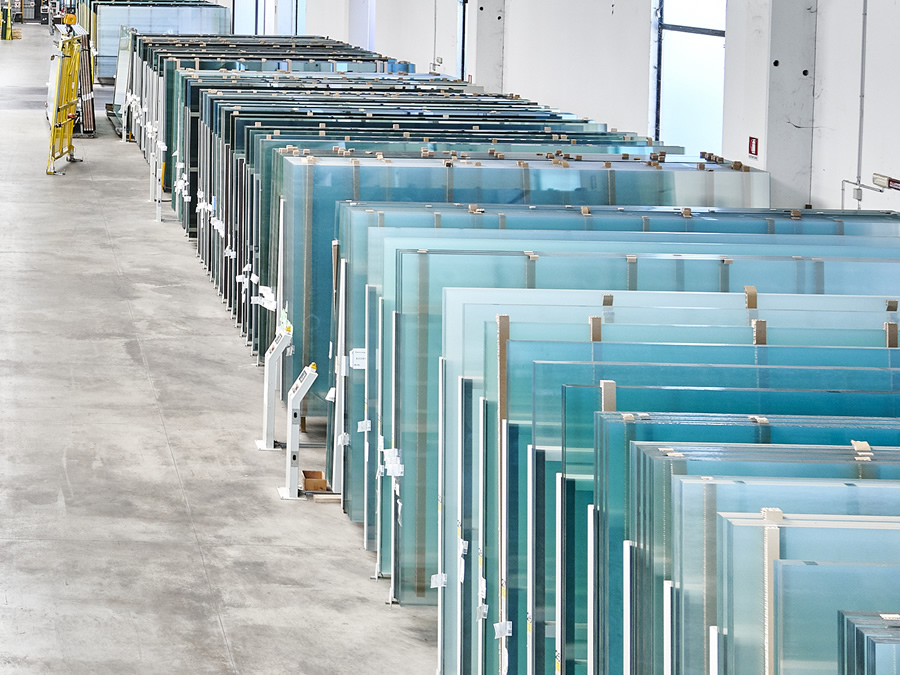 Glass sheets ready for shipping